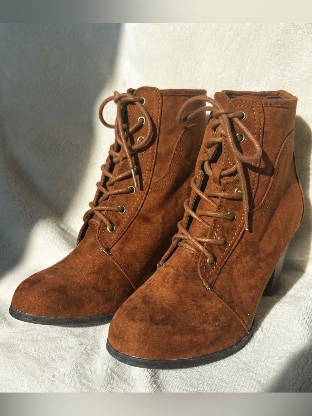 Le Château Cognac Brown Faux Suede Lace-Up Block Heel Booties Size 6.5